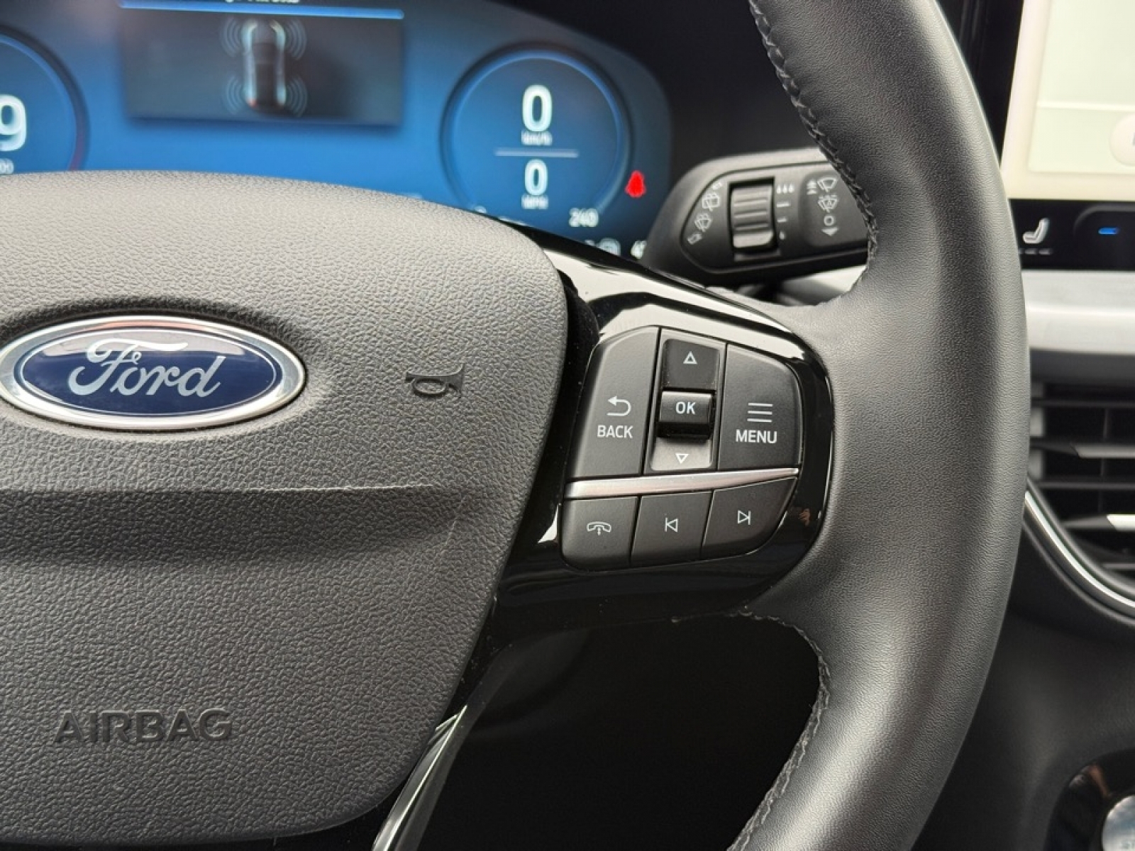 2023 Ford Escape Platinum, 39311, Photo