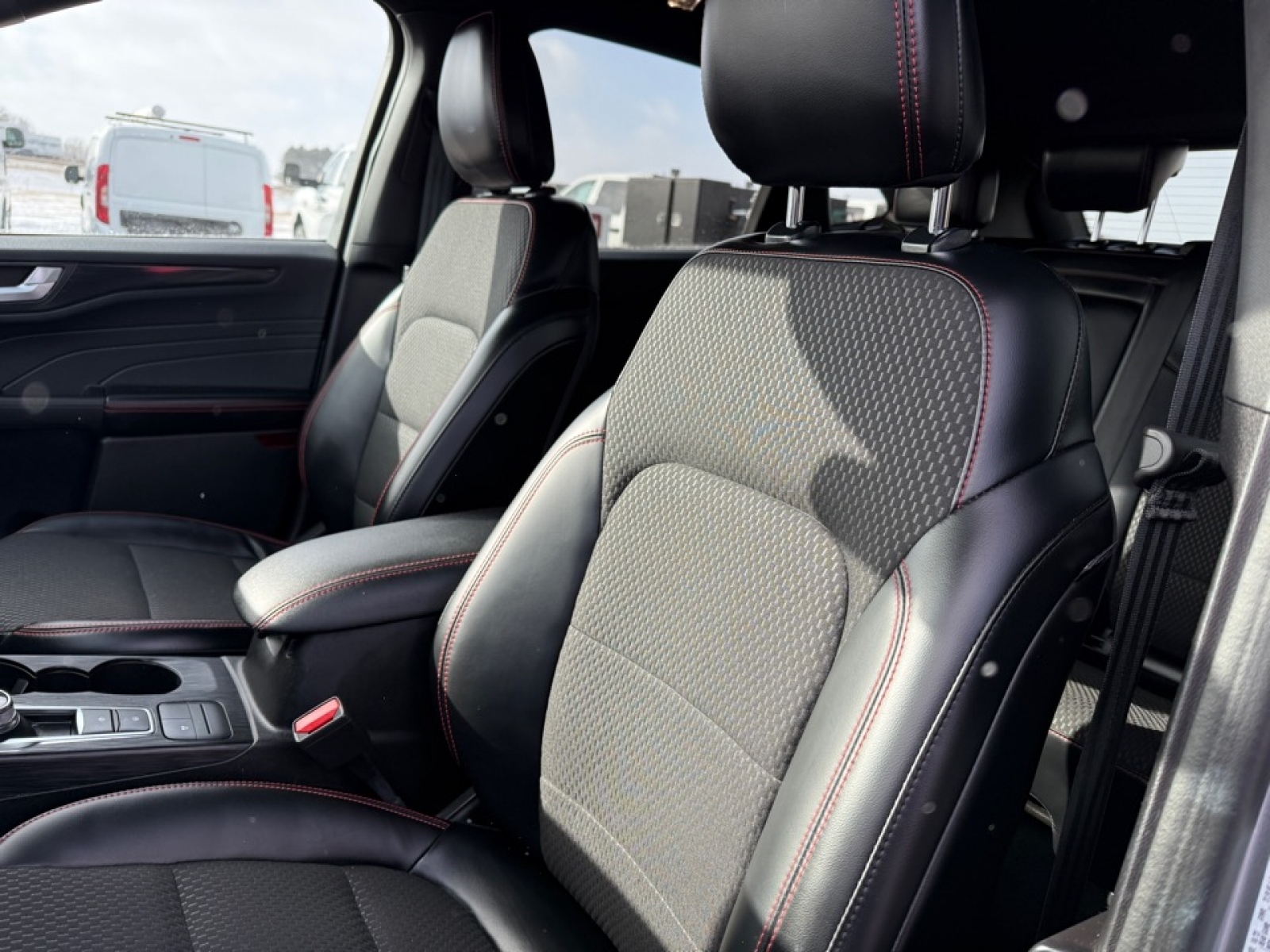 2023 Ford Escape ST-Line Select, 39387, Photo