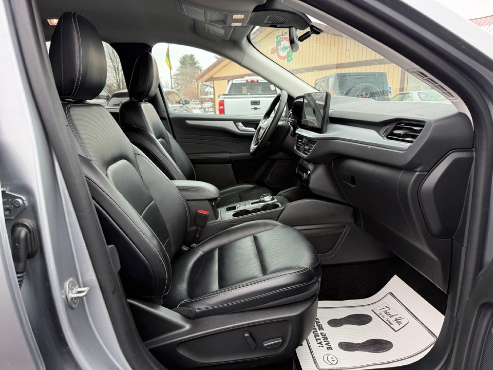 2023 Ford Escape Platinum, 39458, Photo