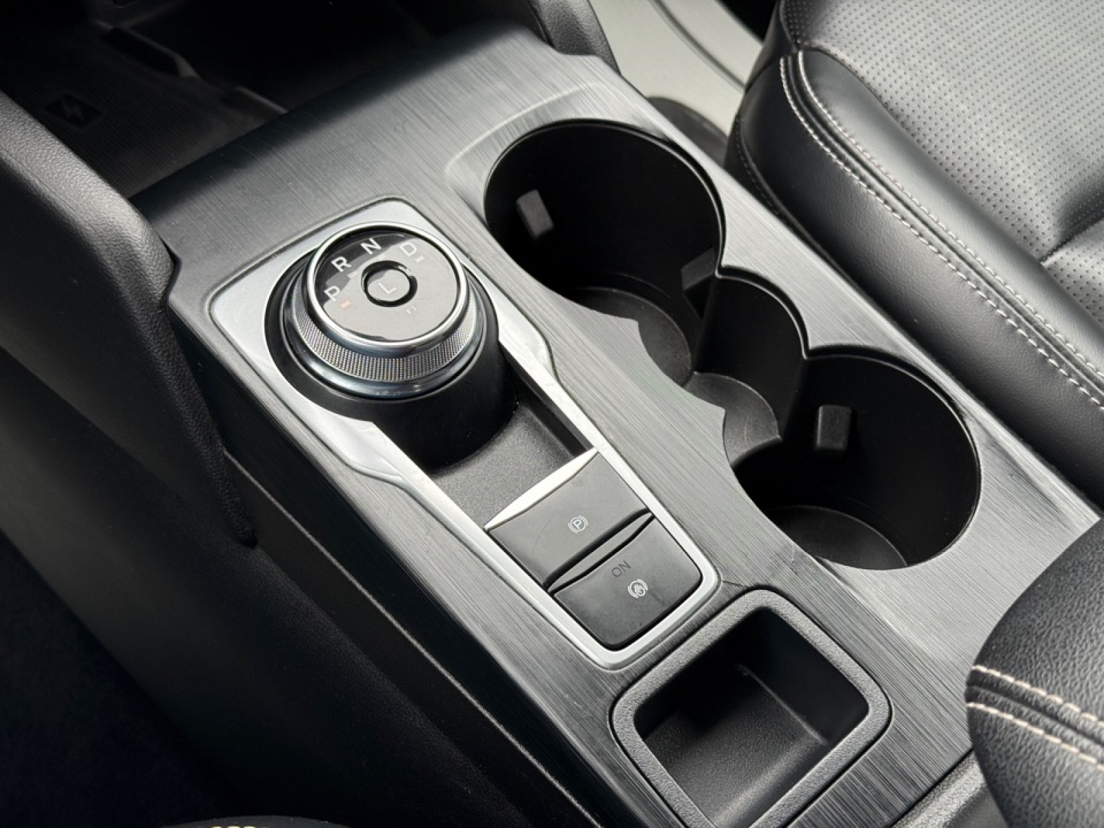 2023 Ford Escape Platinum, 39458, Photo