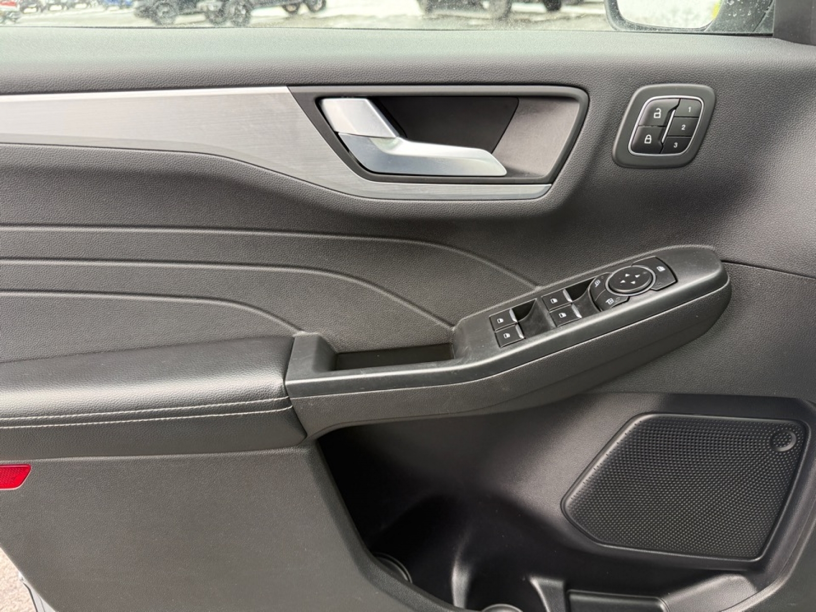 2023 Ford Escape Platinum, 39458, Photo