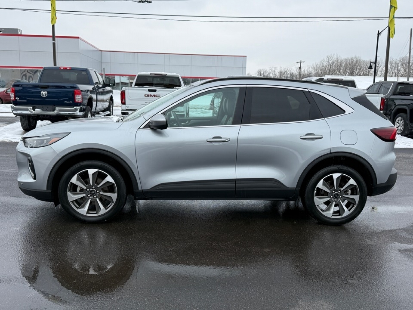 2023 Ford Escape Platinum, 39458, Photo