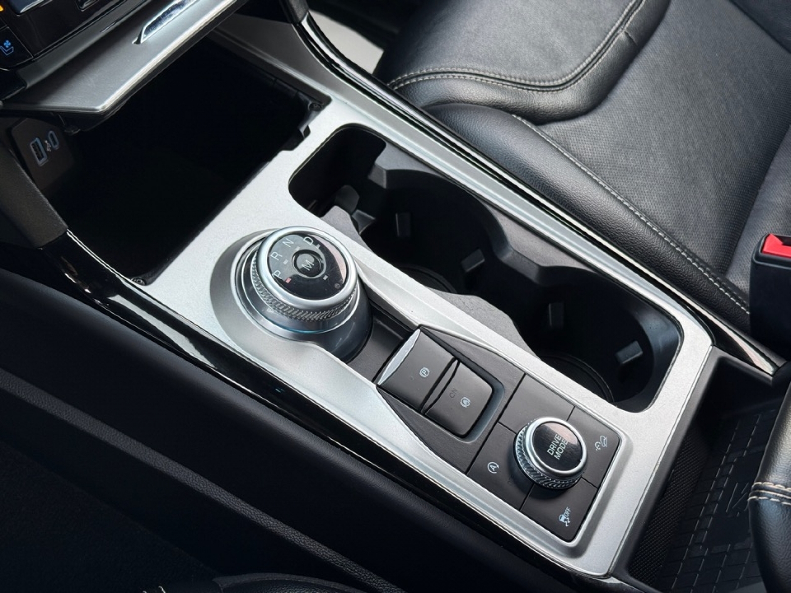 2023 Ford Explorer ST, 39304, Photo