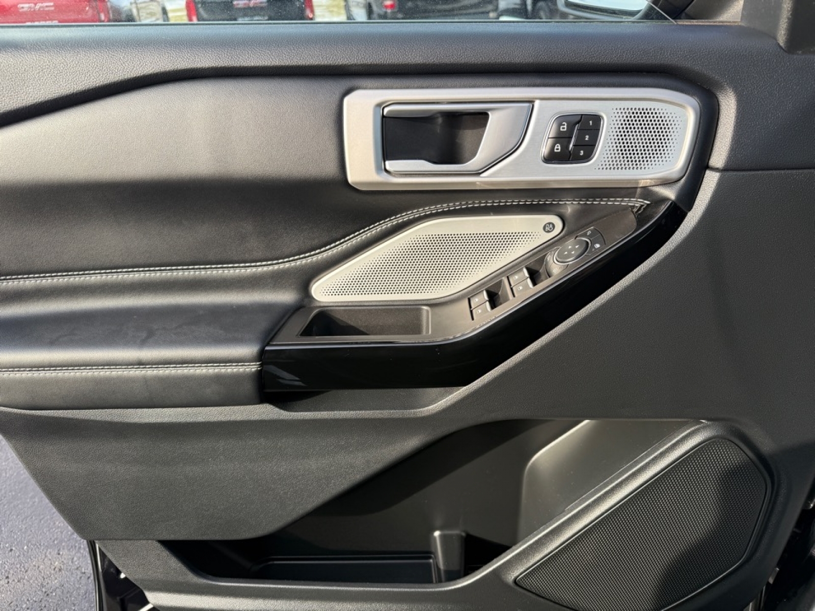 2023 Ford Explorer ST, 39304, Photo