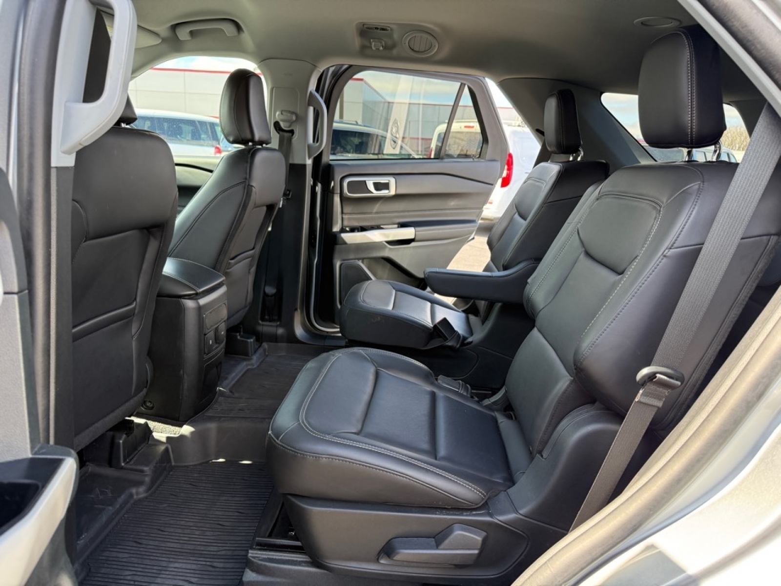 2023 Ford Explorer XLT, 39672, Photo