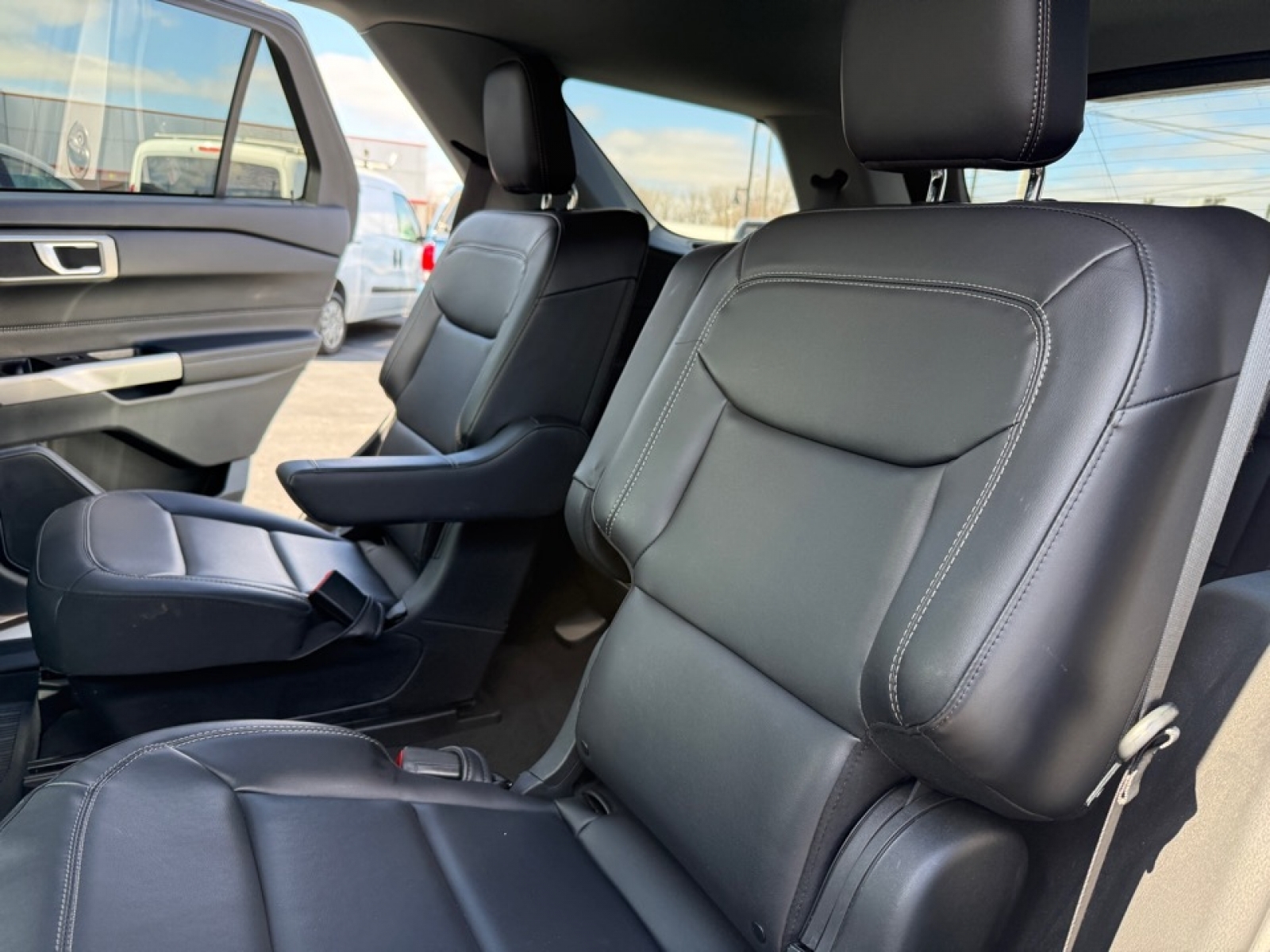 2023 Ford Explorer XLT, 39672, Photo