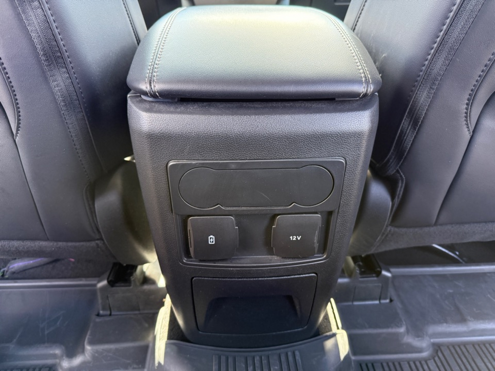 2023 Ford Explorer XLT, 39672, Photo