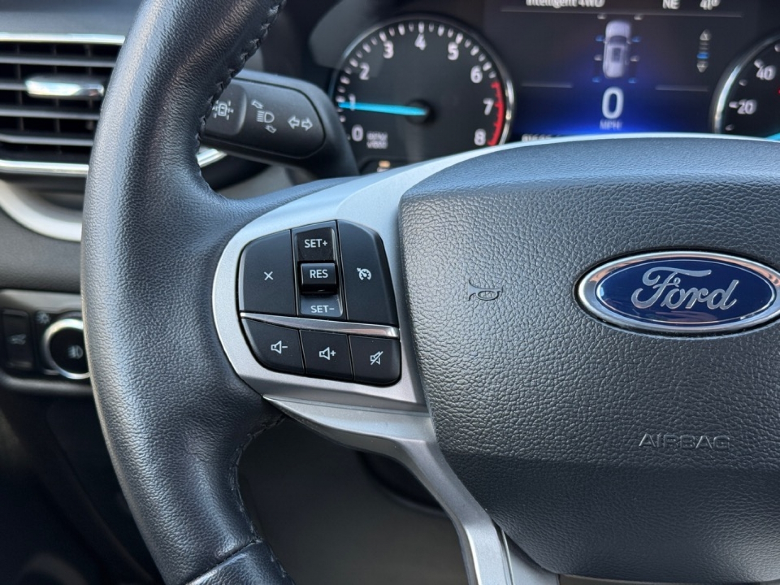 2023 Ford Explorer XLT, 39672, Photo