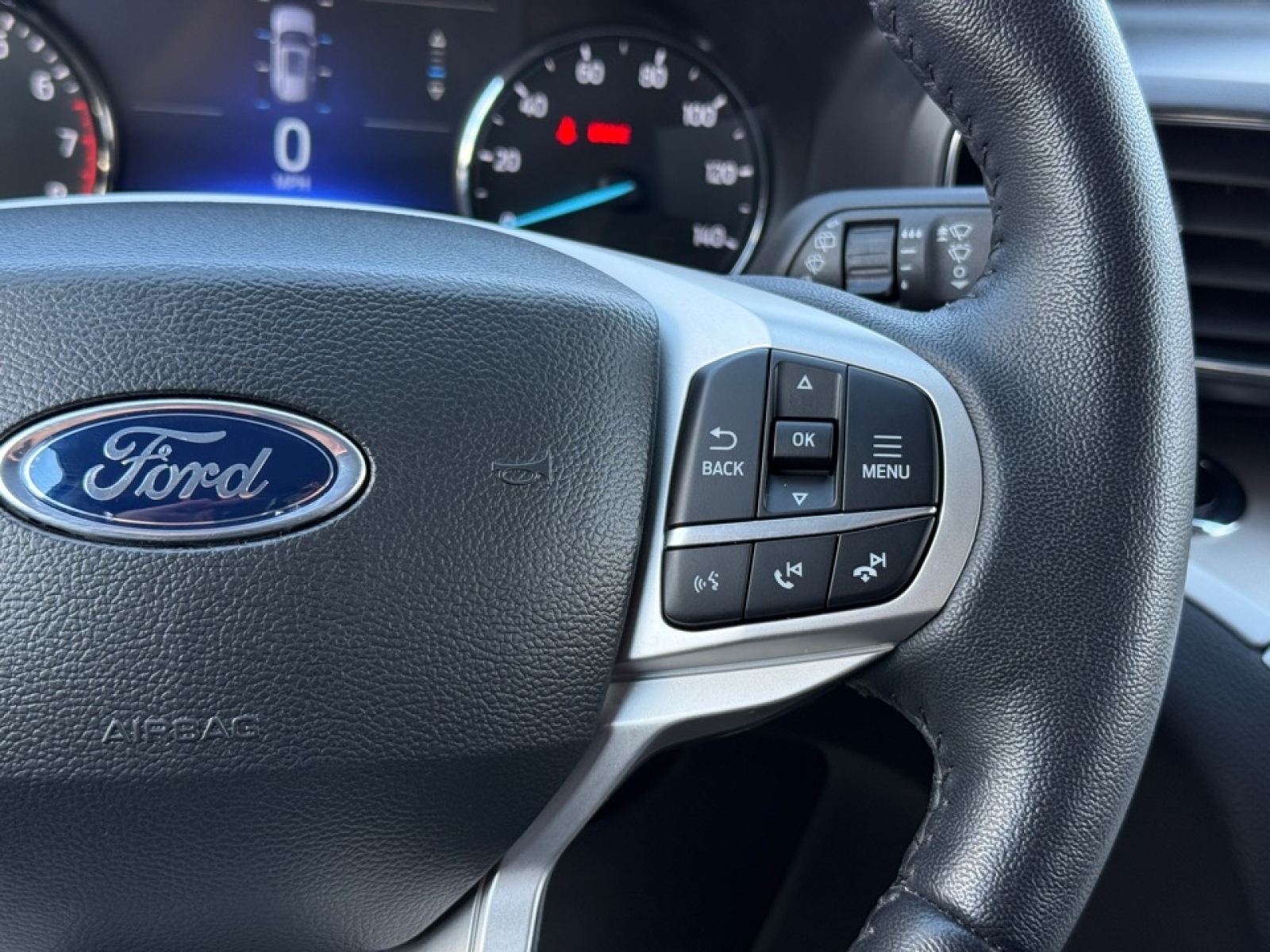 2023 Ford Explorer XLT, 39672, Photo