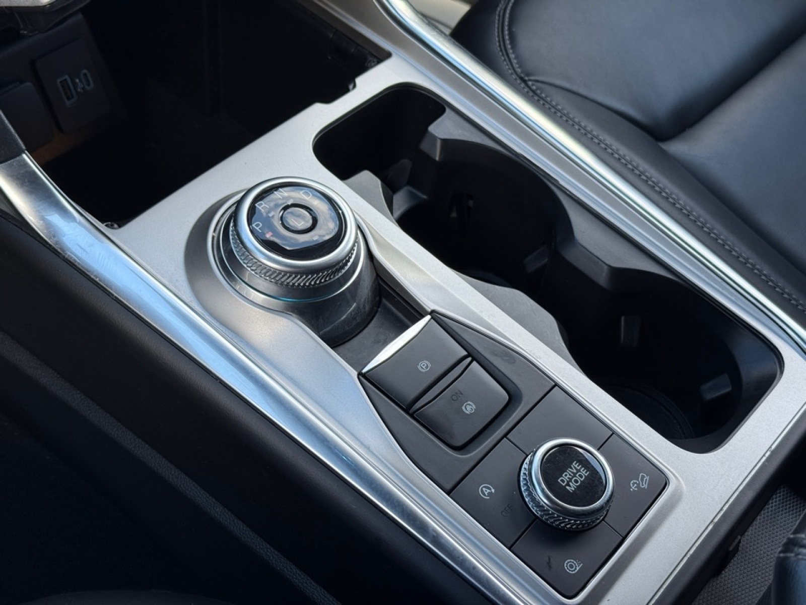 2023 Ford Explorer XLT, 39672, Photo