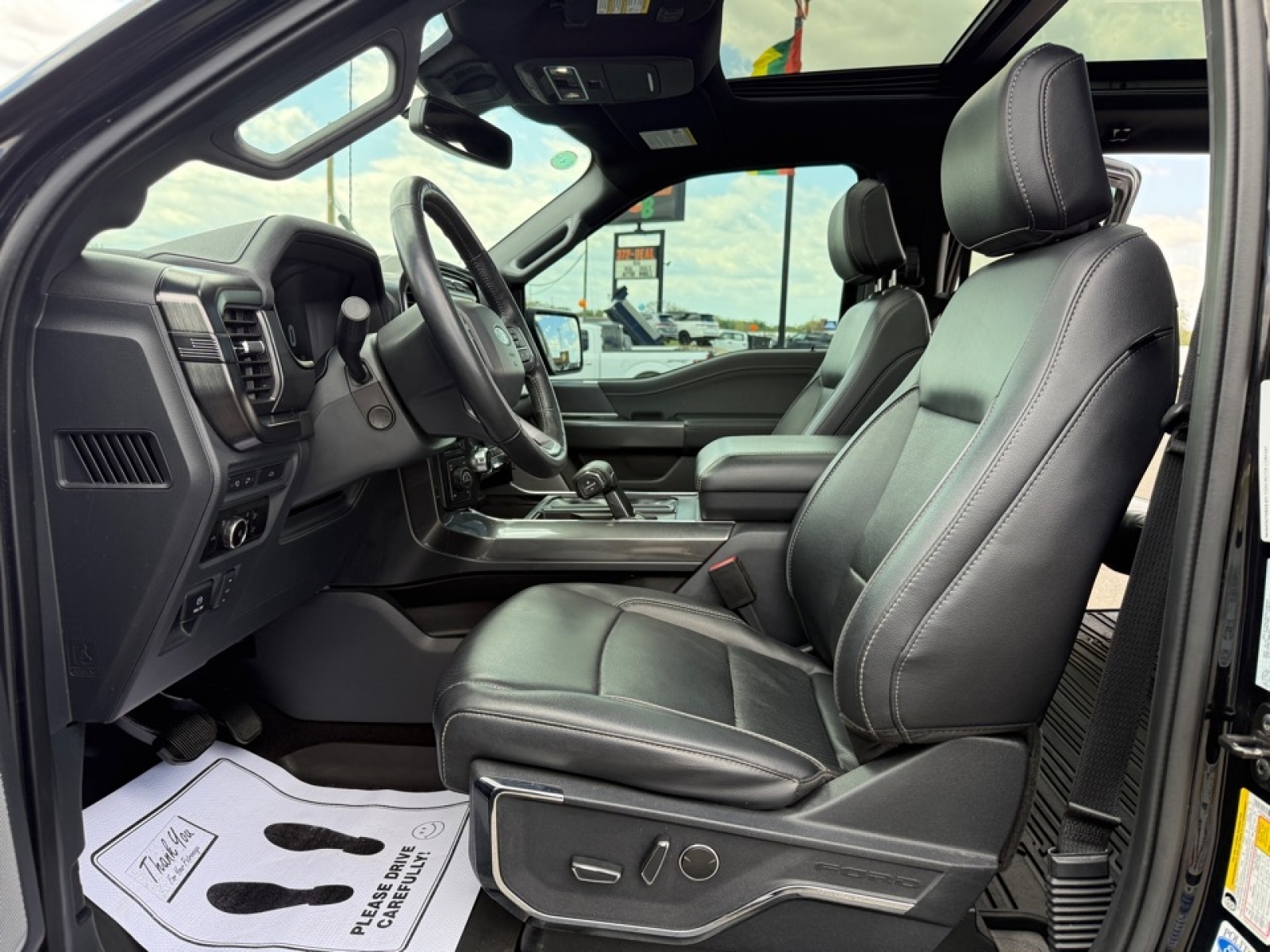 2023 Ford F-150 LARIAT, 39874, Photo