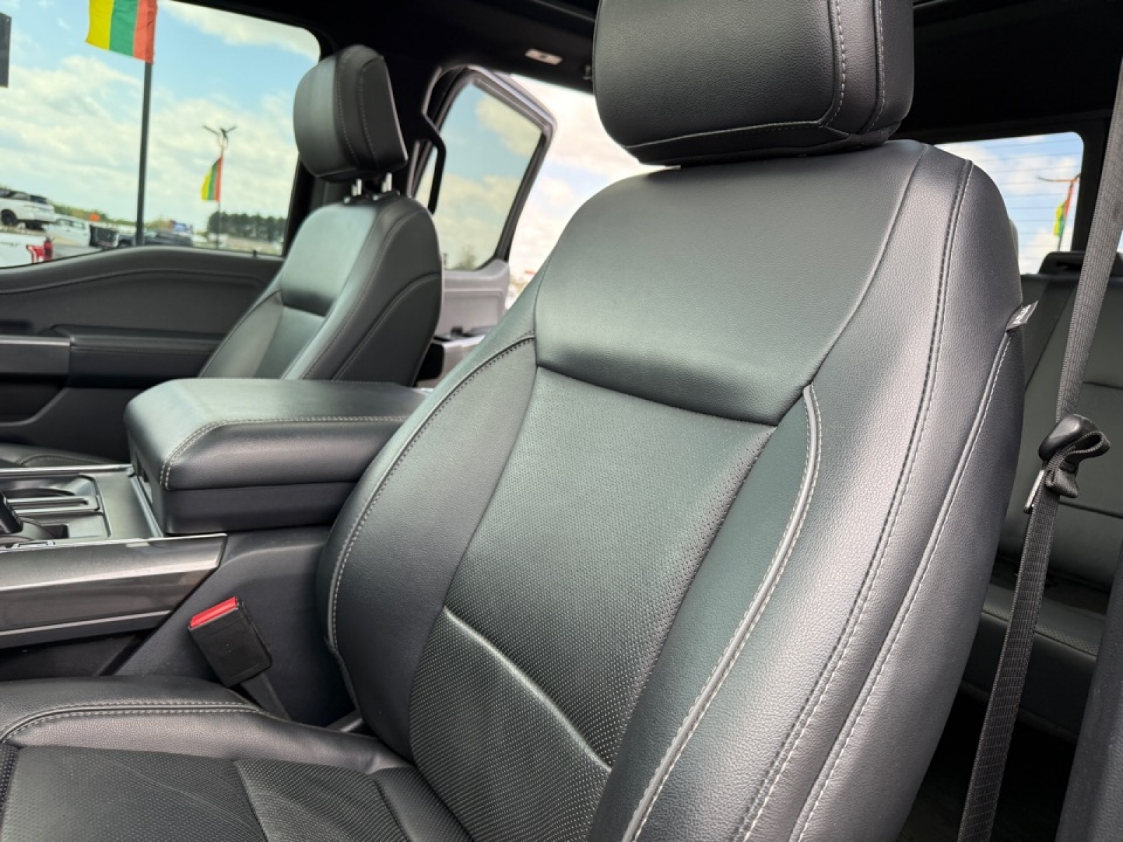2023 Ford F-150 LARIAT, 39874, Photo