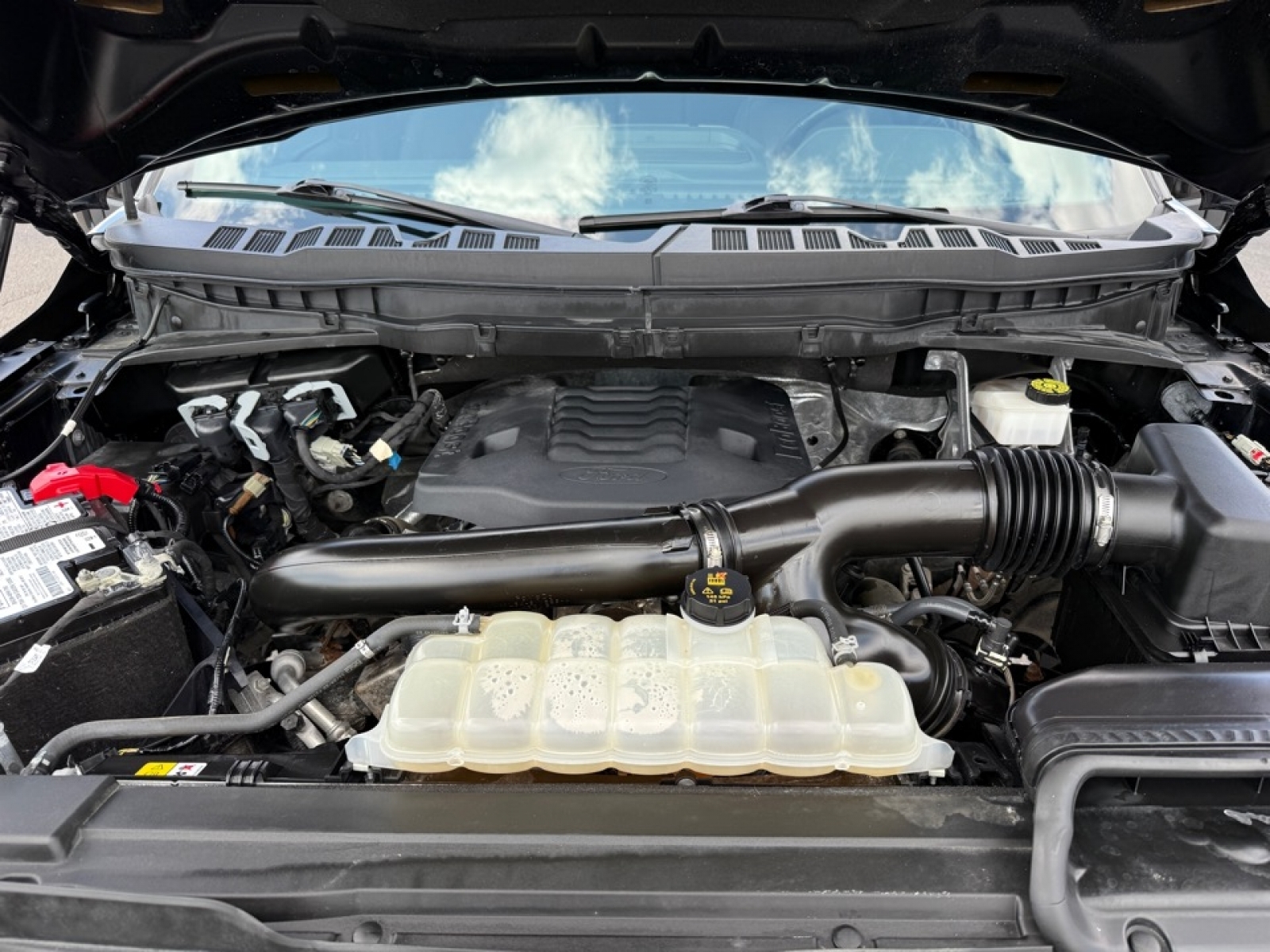 2023 Ford F-150 LARIAT, 39874, Photo