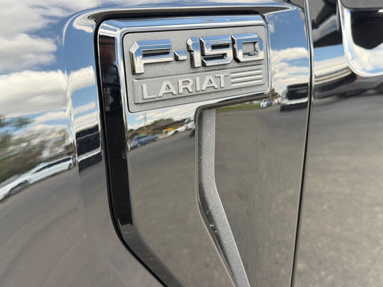 2023 Ford F-150 LARIAT, 39874, Photo