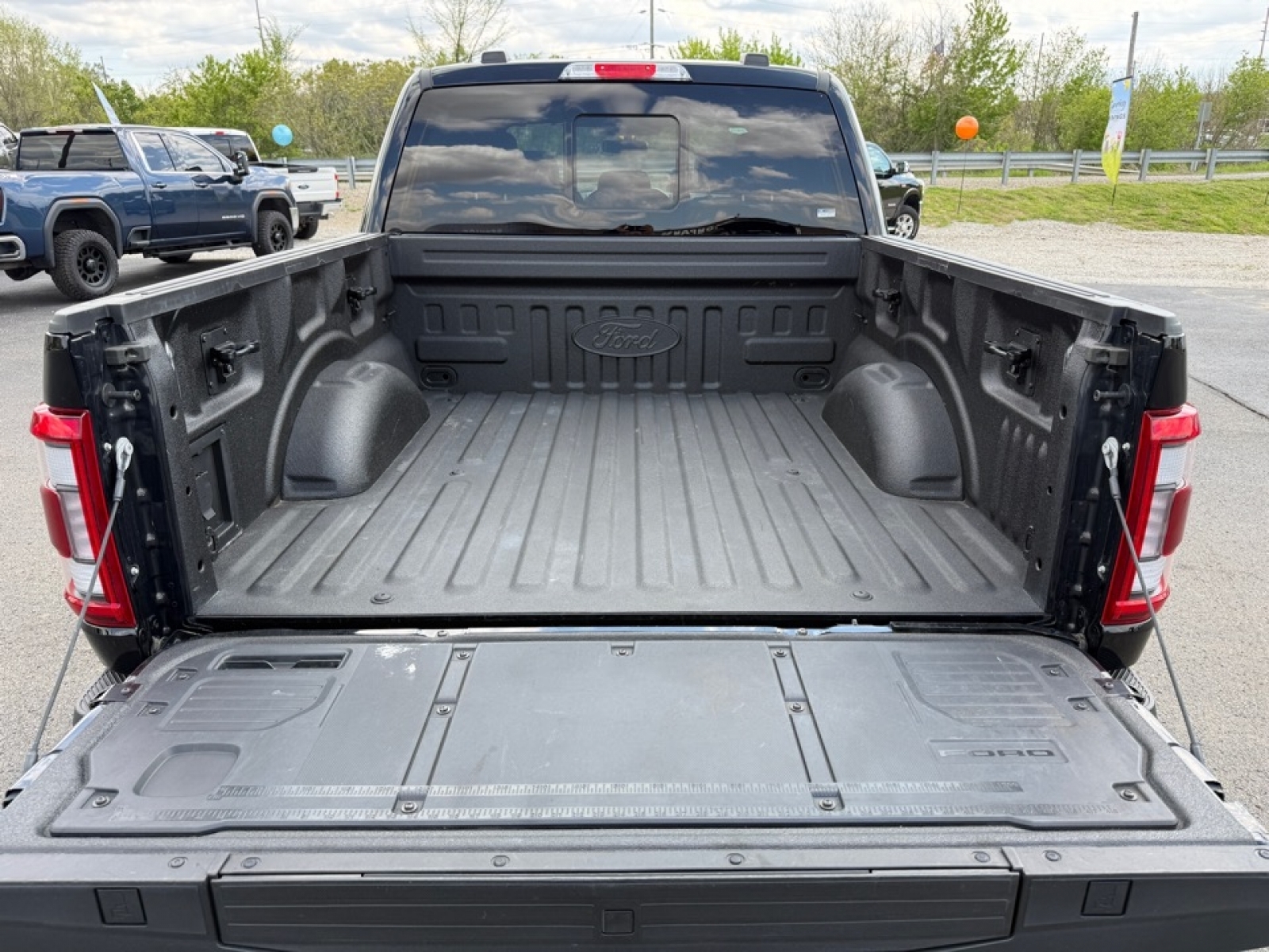 2023 Ford F-150 LARIAT, 39874, Photo