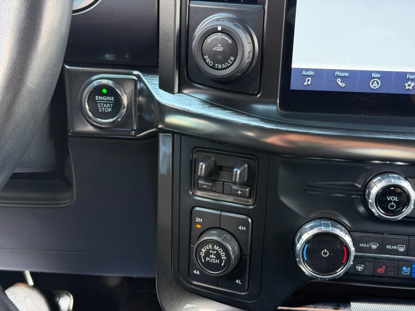 2023 Ford F-150 LARIAT, 39874, Photo