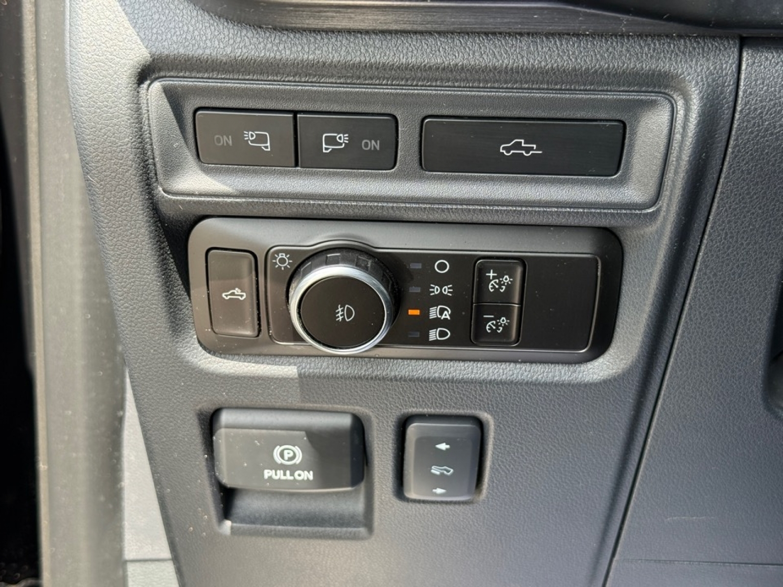 2023 Ford F-150 LARIAT, 39874, Photo