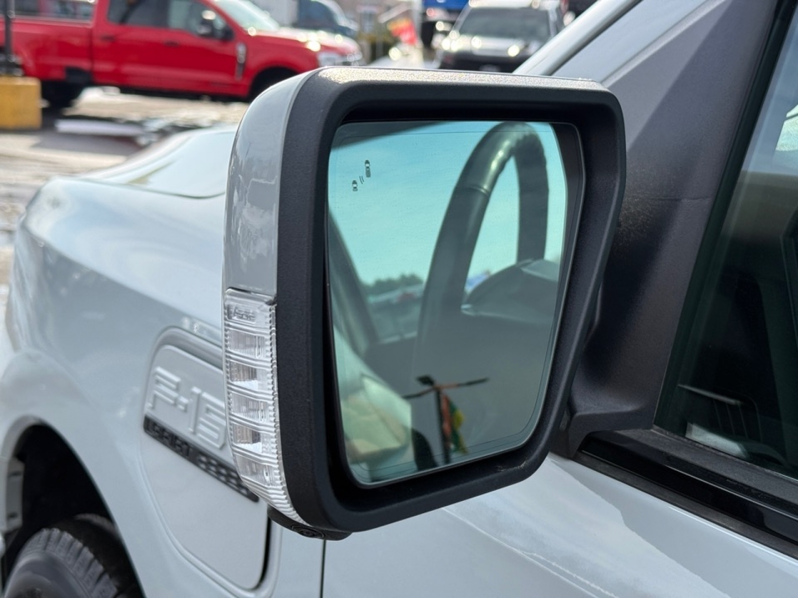 2023 Ford F-150 Lightning LARIAT, 39230, Photo