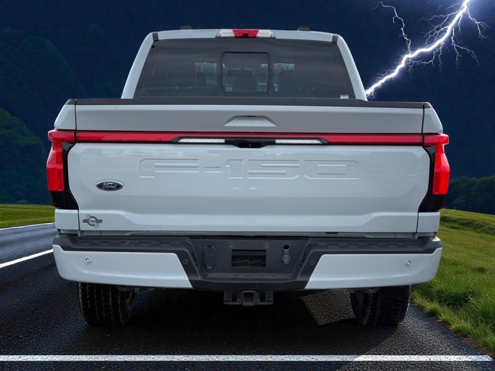 2023 Ford F-150 Lightning LARIAT, 39230, Photo