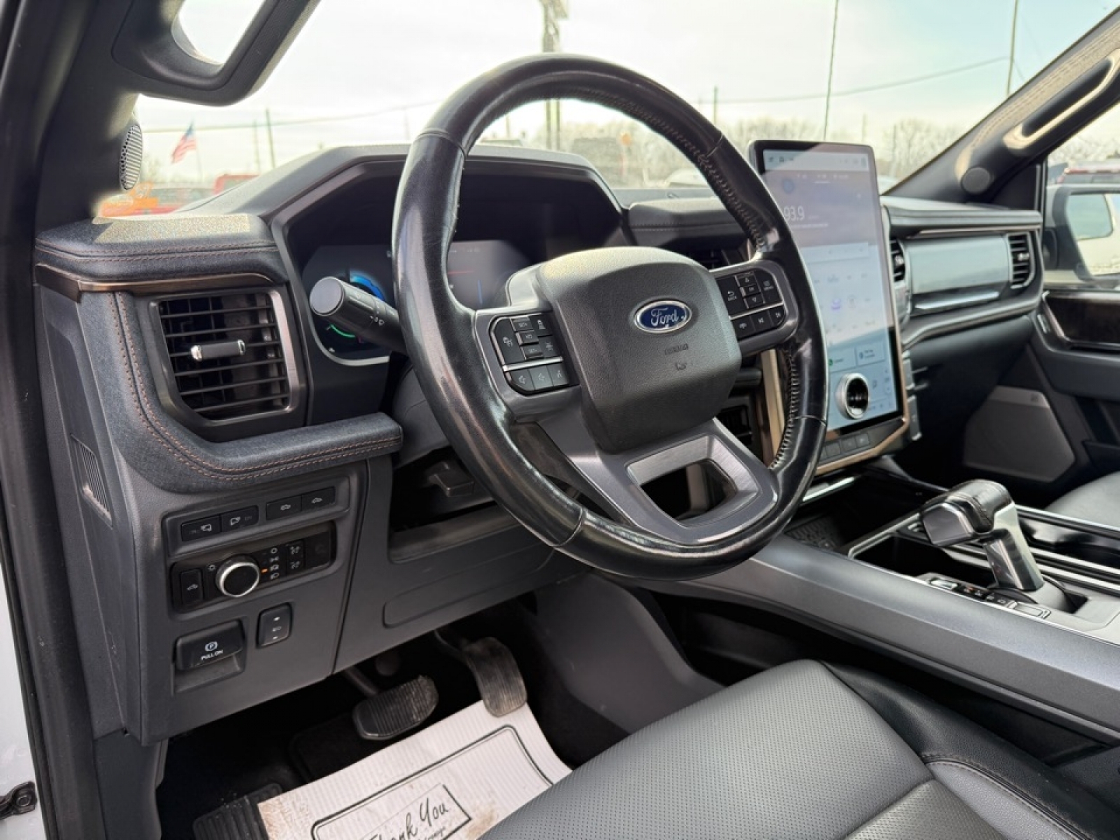 2023 Ford F-150 Lightning LARIAT, 39230, Photo