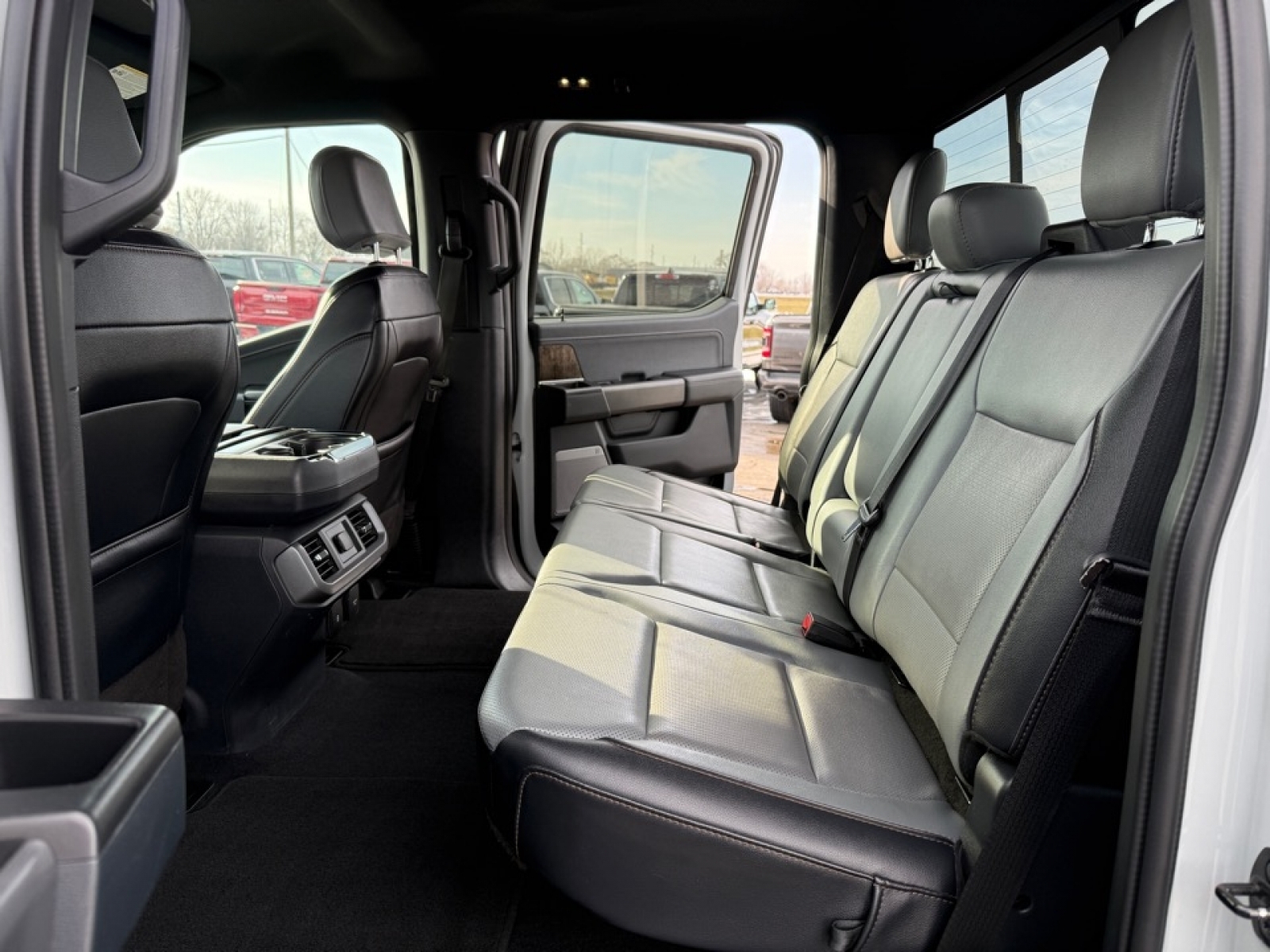 2023 Ford F-150 Lightning LARIAT, 39230, Photo