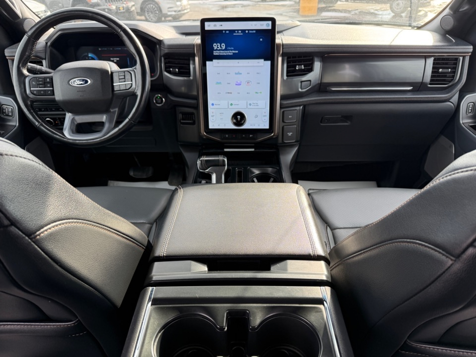 2023 Ford F-150 Lightning LARIAT, 39230, Photo