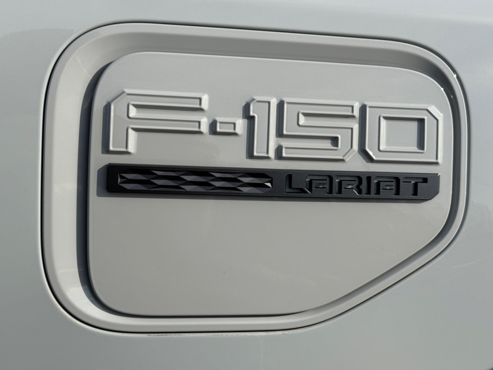 2023 Ford F-150 Lightning LARIAT, 39230, Photo