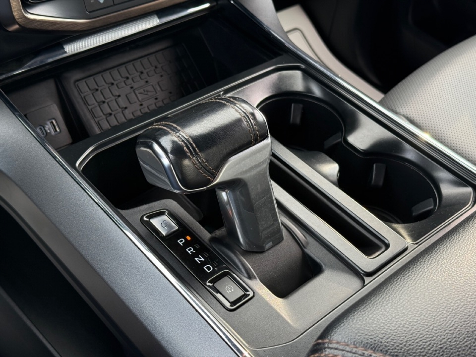 2023 Ford F-150 Lightning LARIAT, 39230, Photo