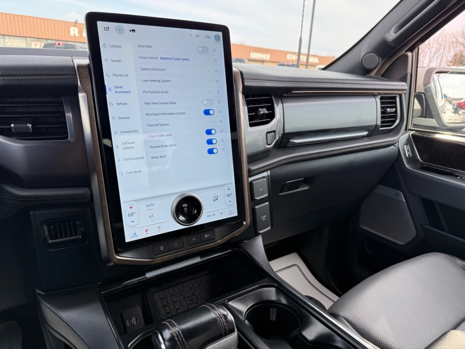 2023 Ford F-150 Lightning LARIAT, 39230, Photo