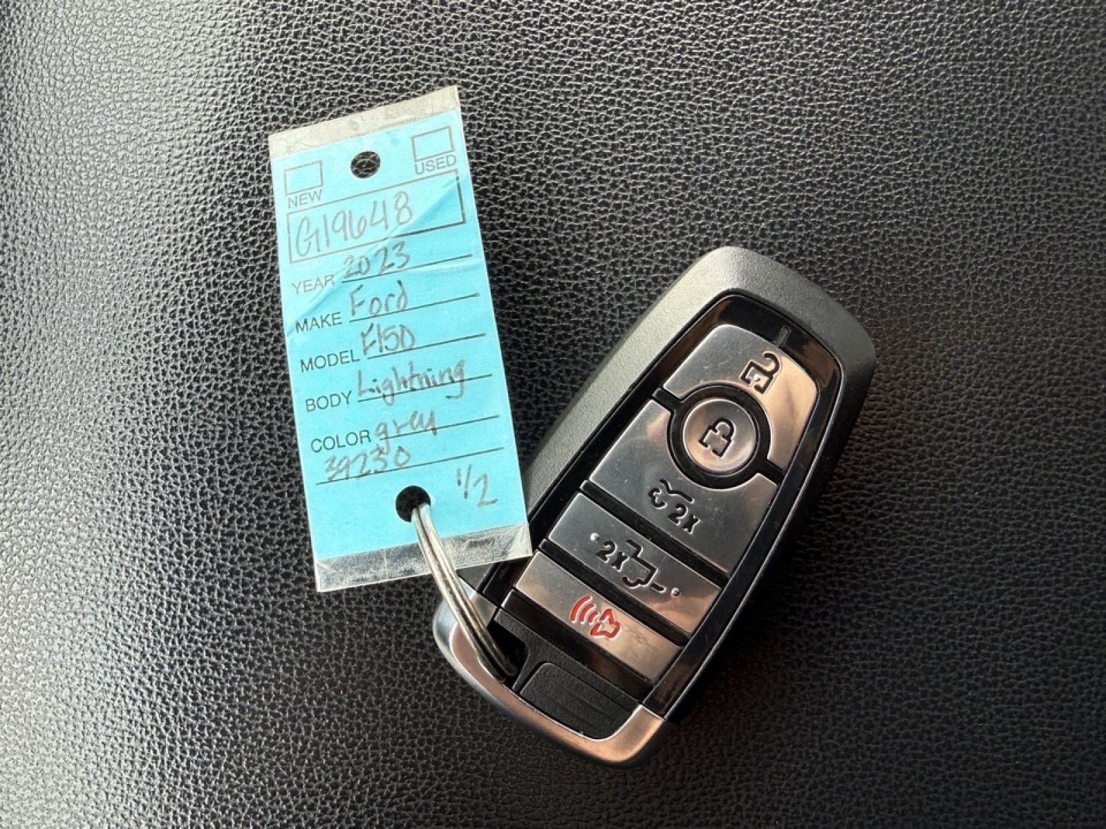 2023 Ford F-150 Lightning LARIAT, 39230, Photo