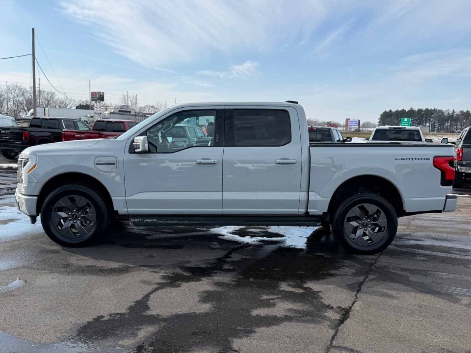 2023 Ford F-150 Lightning LARIAT, 39230, Photo