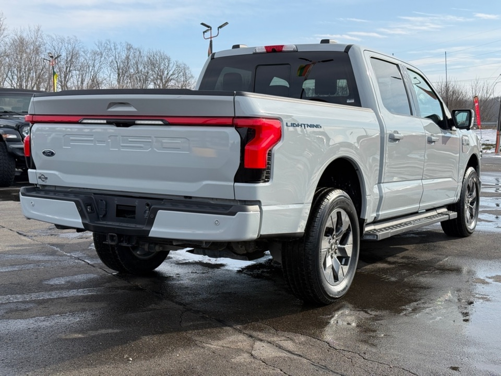 2023 Ford F-150 Lightning LARIAT, 39230, Photo