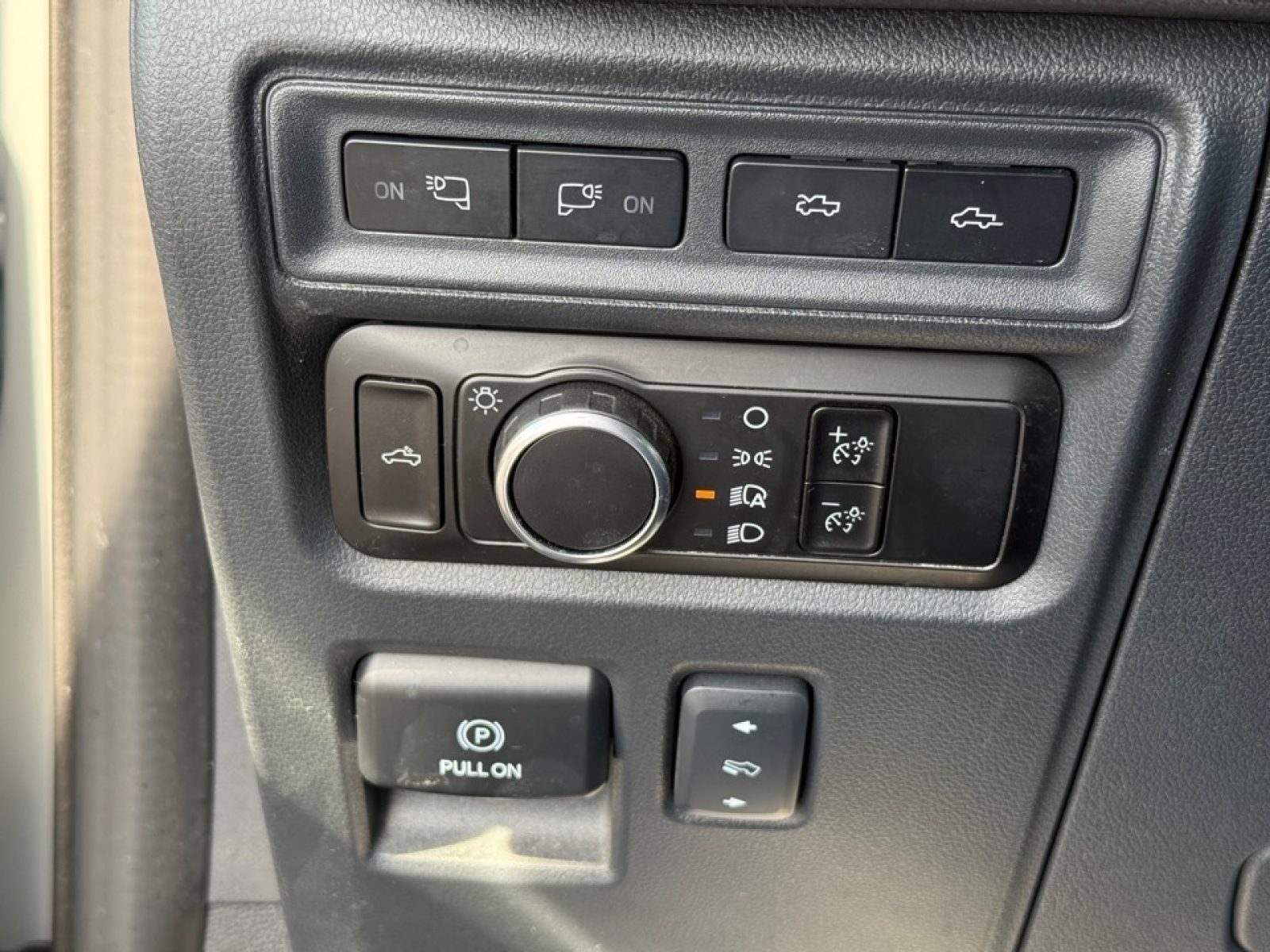 2023 Ford F-150 Lightning LARIAT, 39230, Photo