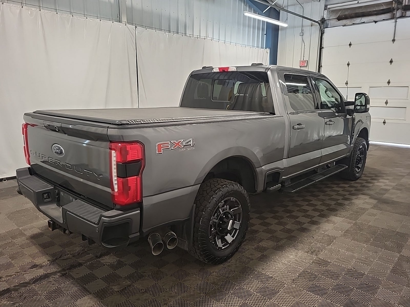 2023 Ford F-250 LARIAT, 39896, Photo