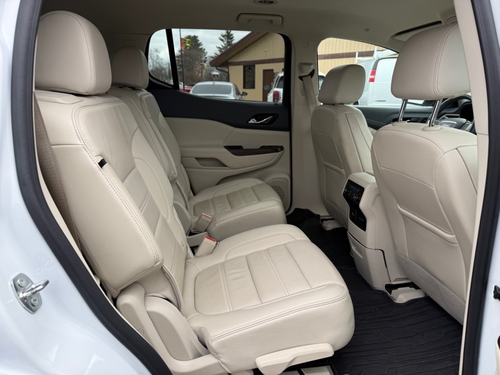 2023 GMC Acadia Denali, 39631, Photo