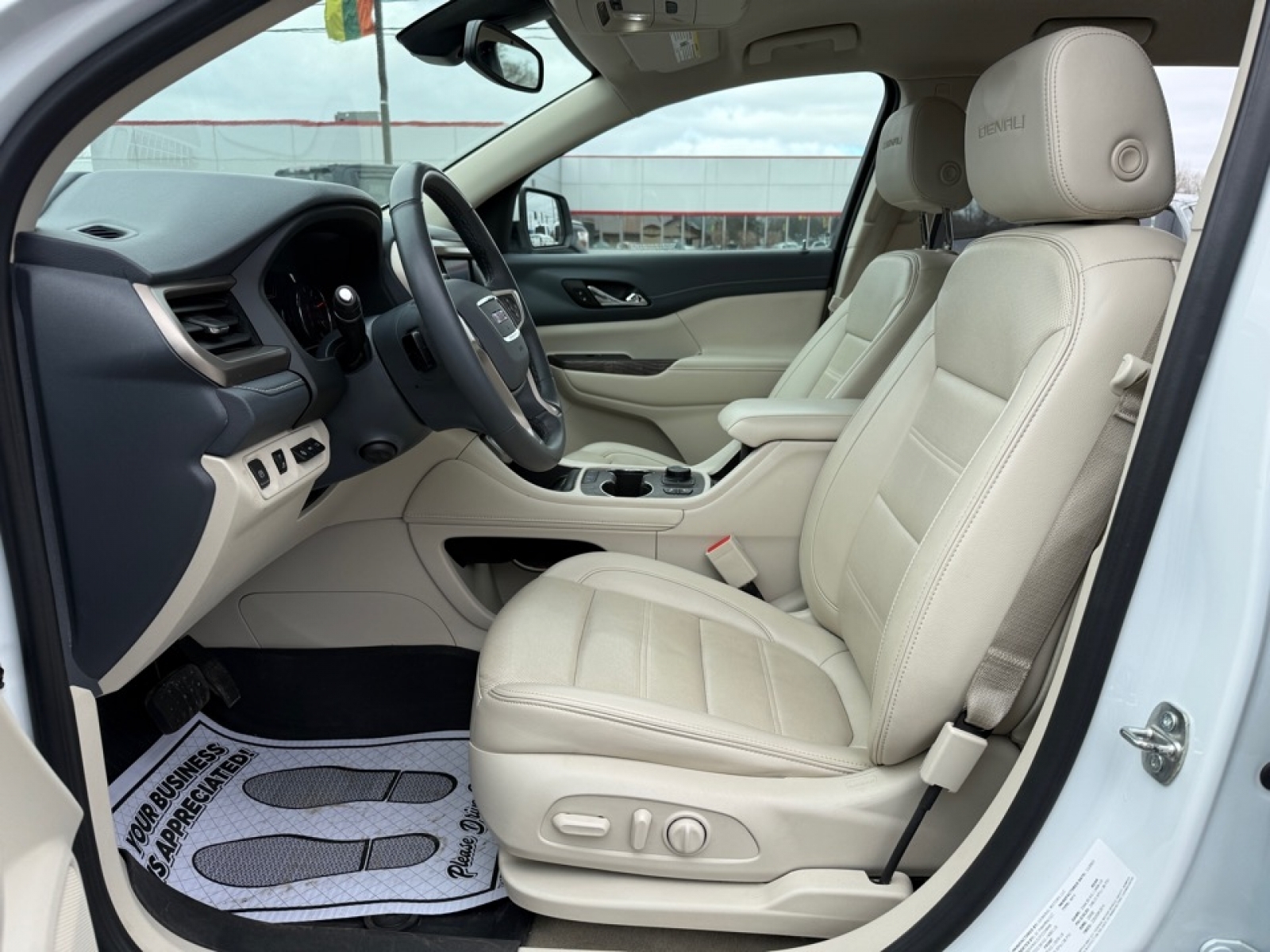 2023 GMC Acadia Denali, 39631, Photo