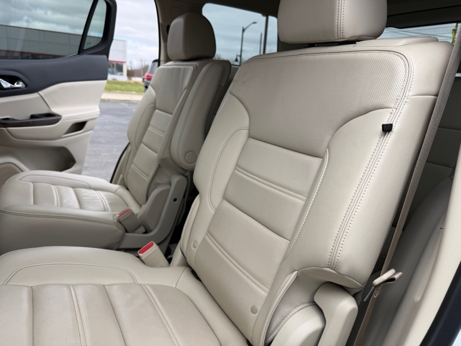 2023 GMC Acadia Denali, 39631, Photo