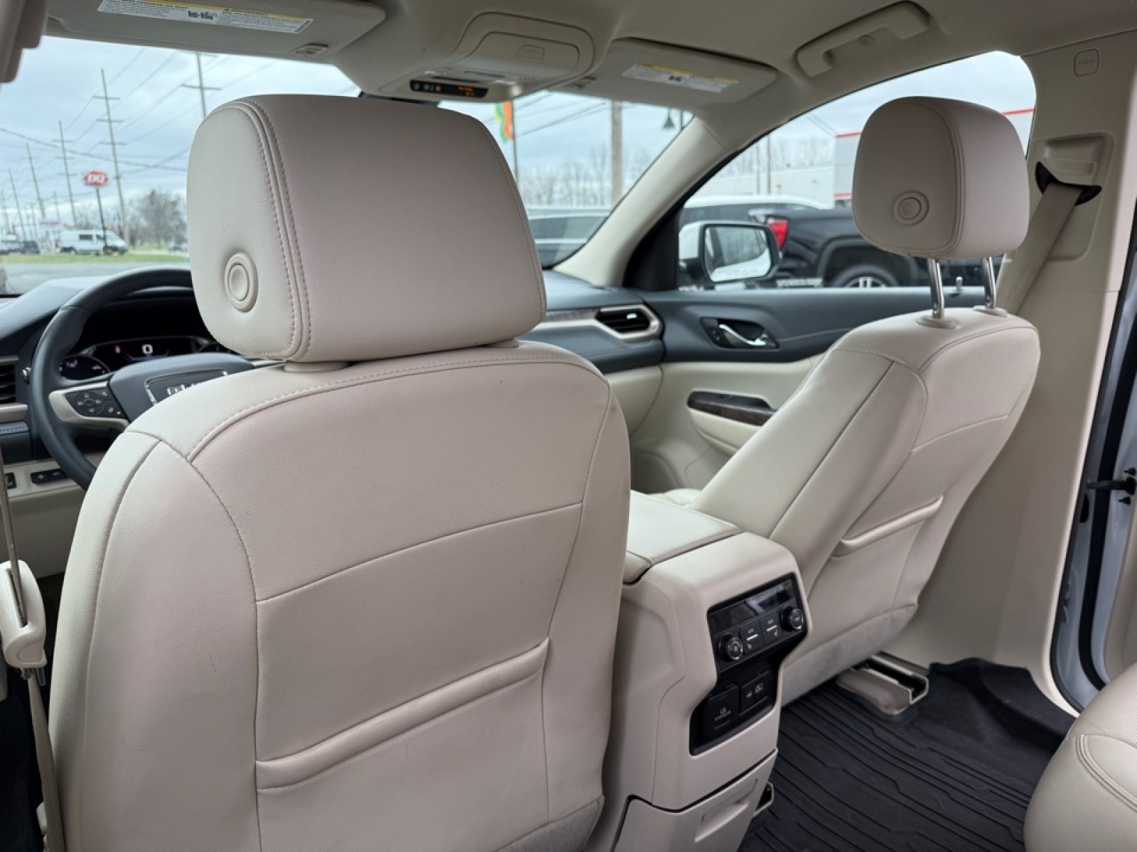 2023 GMC Acadia Denali, 39631, Photo