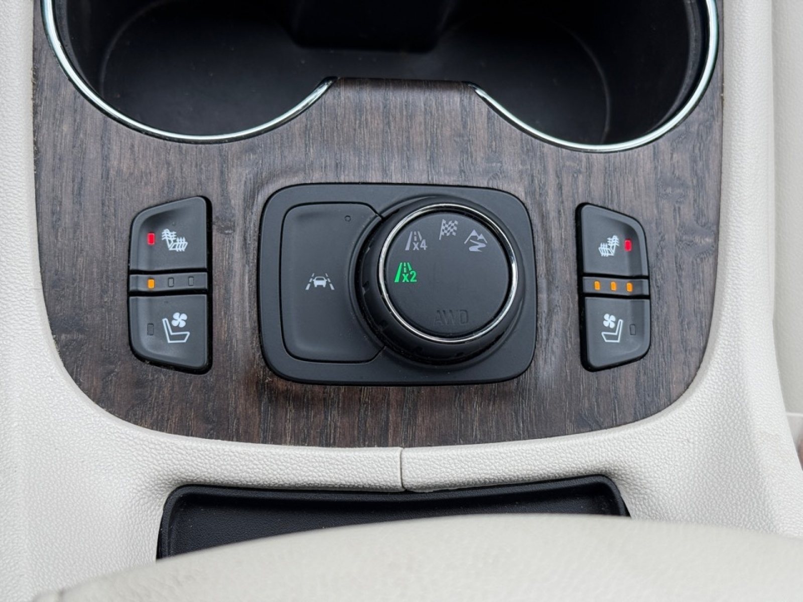 2023 GMC Acadia Denali, 39631, Photo