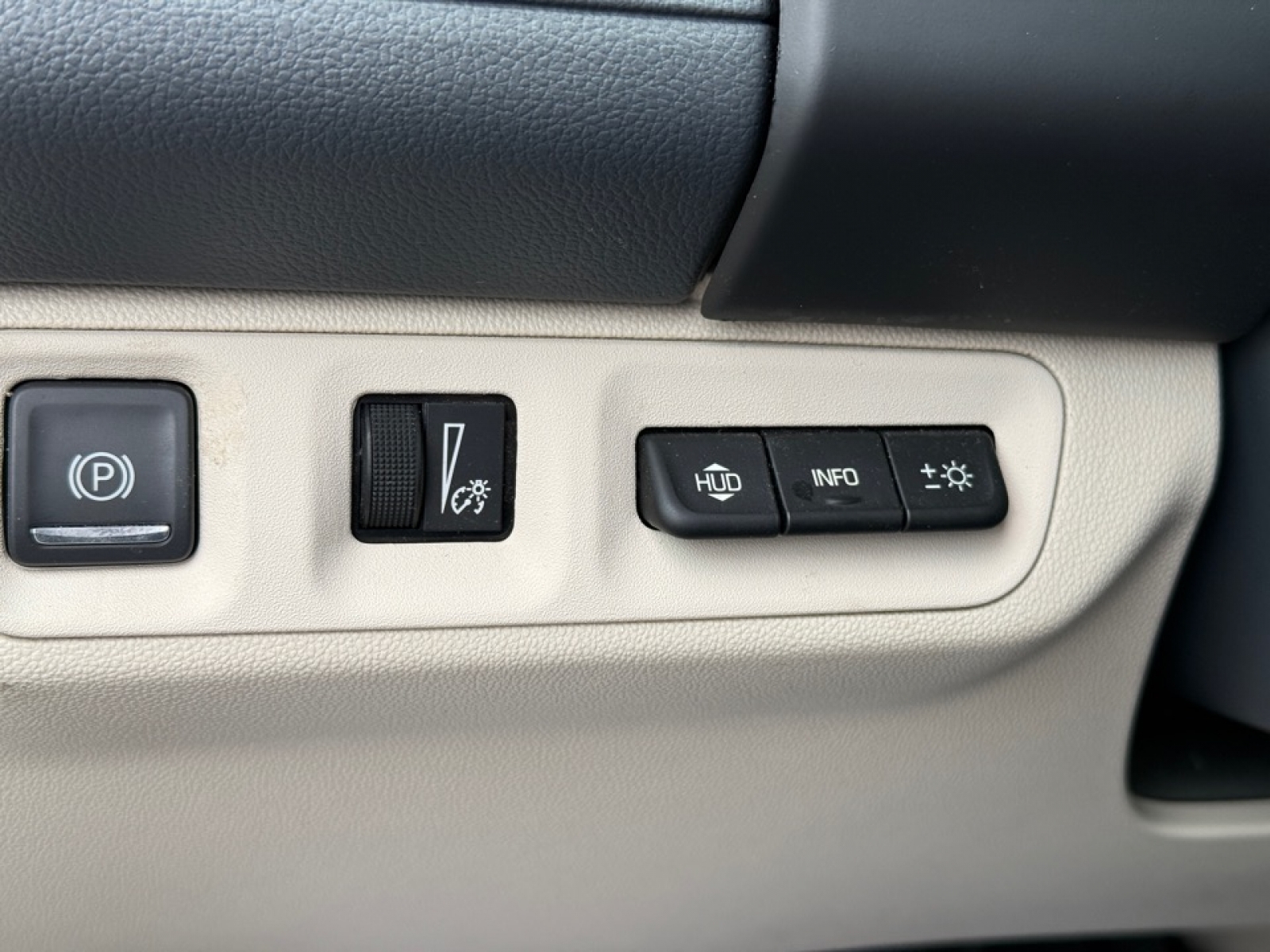 2023 GMC Acadia Denali, 39631, Photo