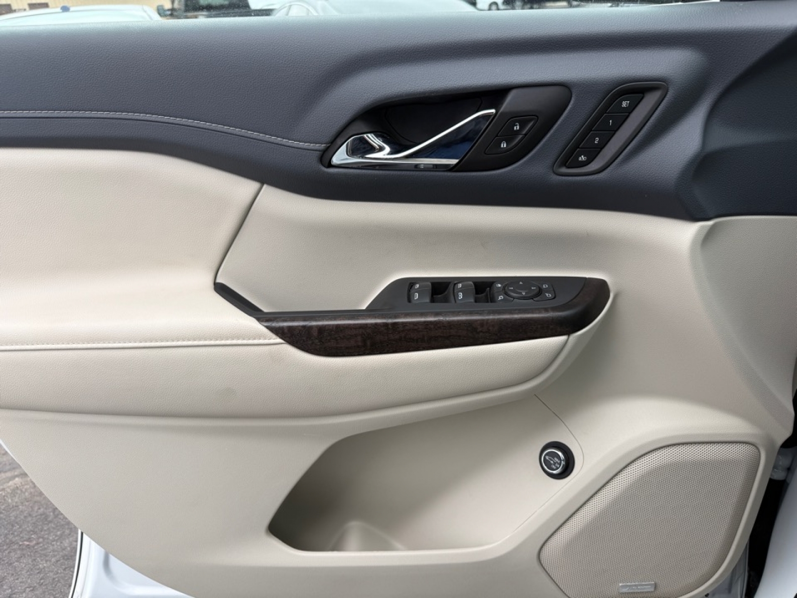 2023 GMC Acadia Denali, 39631, Photo