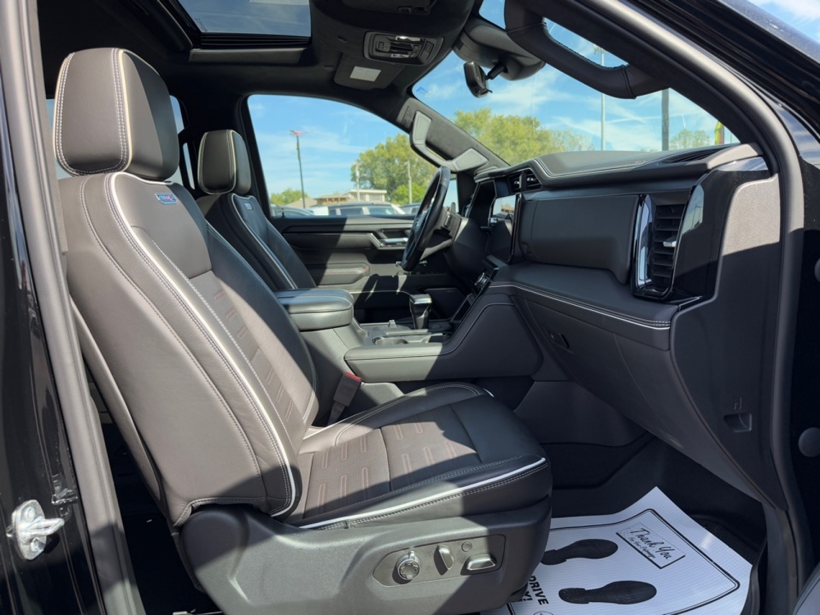 2023 GMC Sierra 1500 4WD Crew Cab Short Box AT4X, 39020, Photo