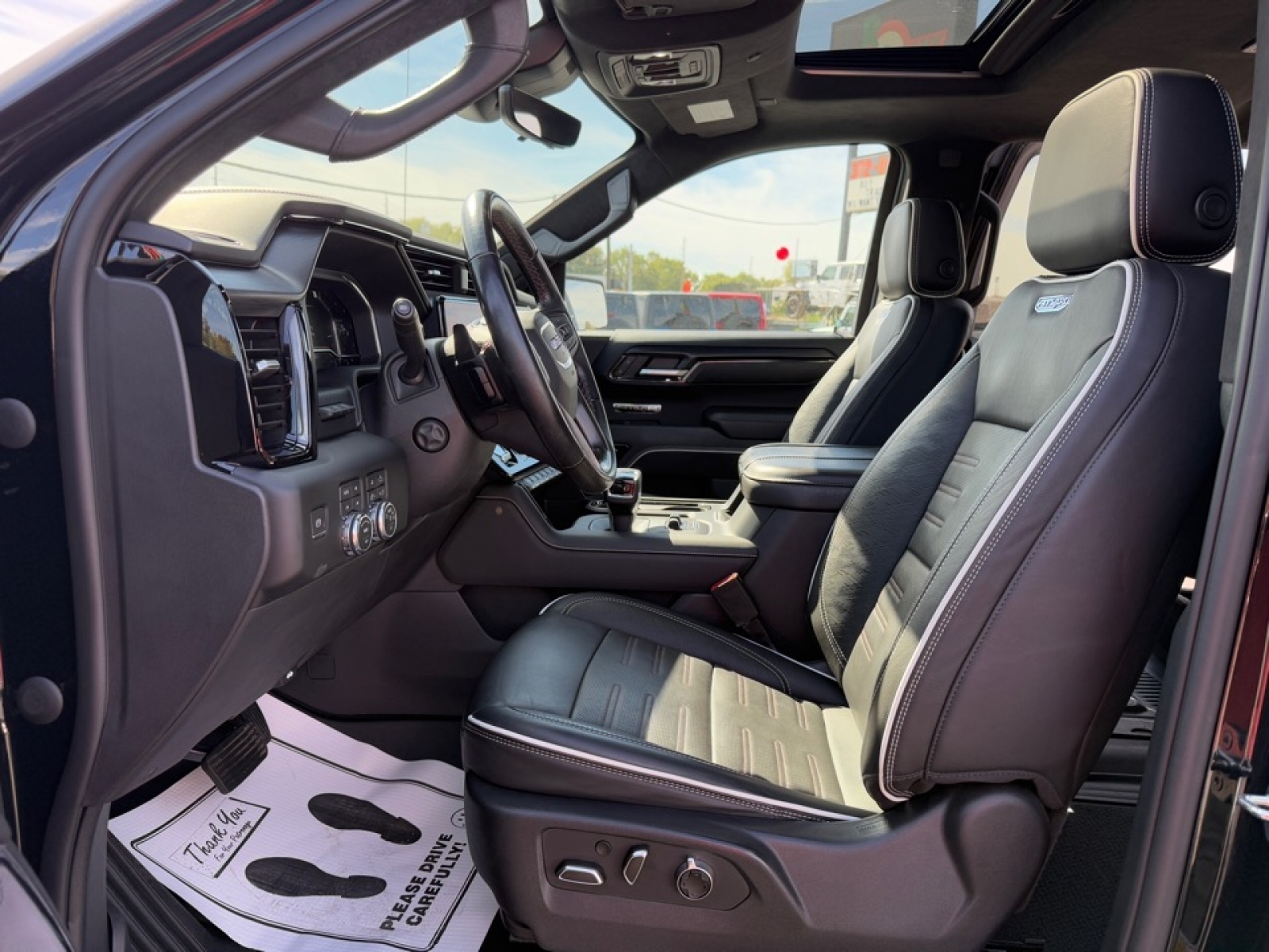 2023 GMC Sierra 1500 4WD Crew Cab Short Box AT4X, 39020, Photo