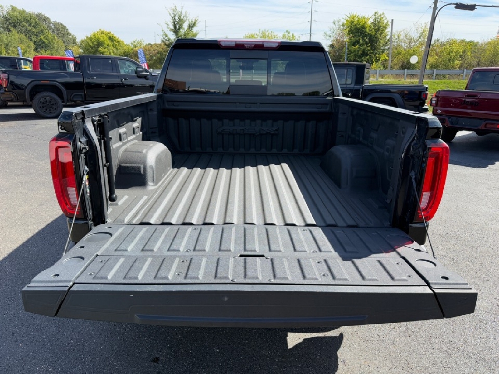 2023 GMC Sierra 1500 4WD Crew Cab Short Box AT4X, 39020, Photo