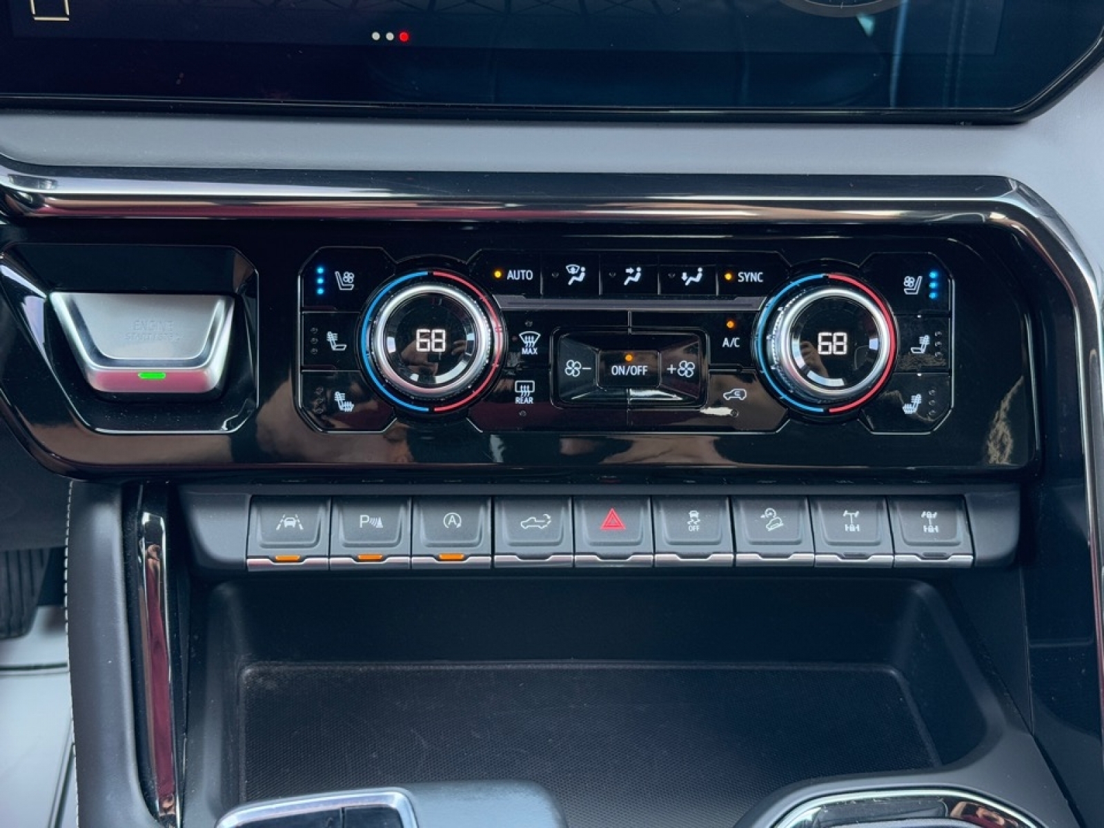 2023 GMC Sierra 1500 4WD Crew Cab Short Box AT4X, 39020, Photo