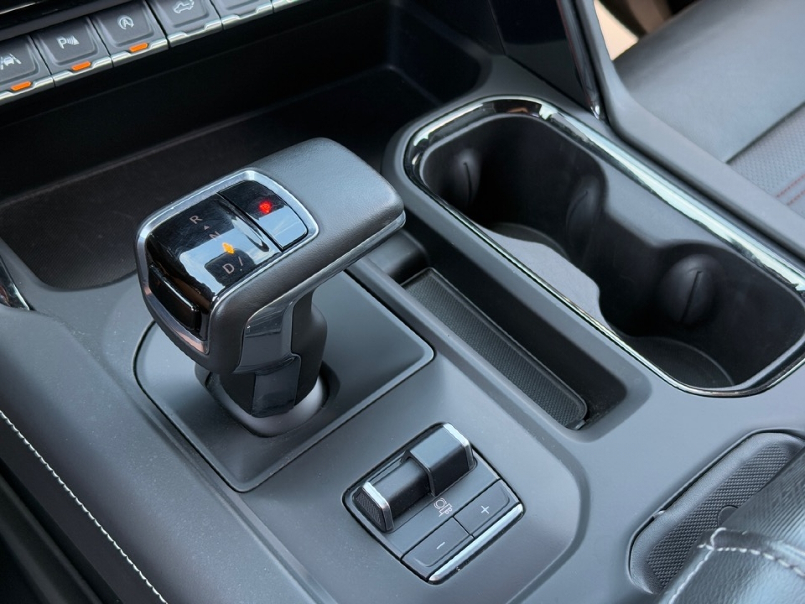 2023 GMC Sierra 1500 4WD Crew Cab Short Box AT4X, 39020, Photo