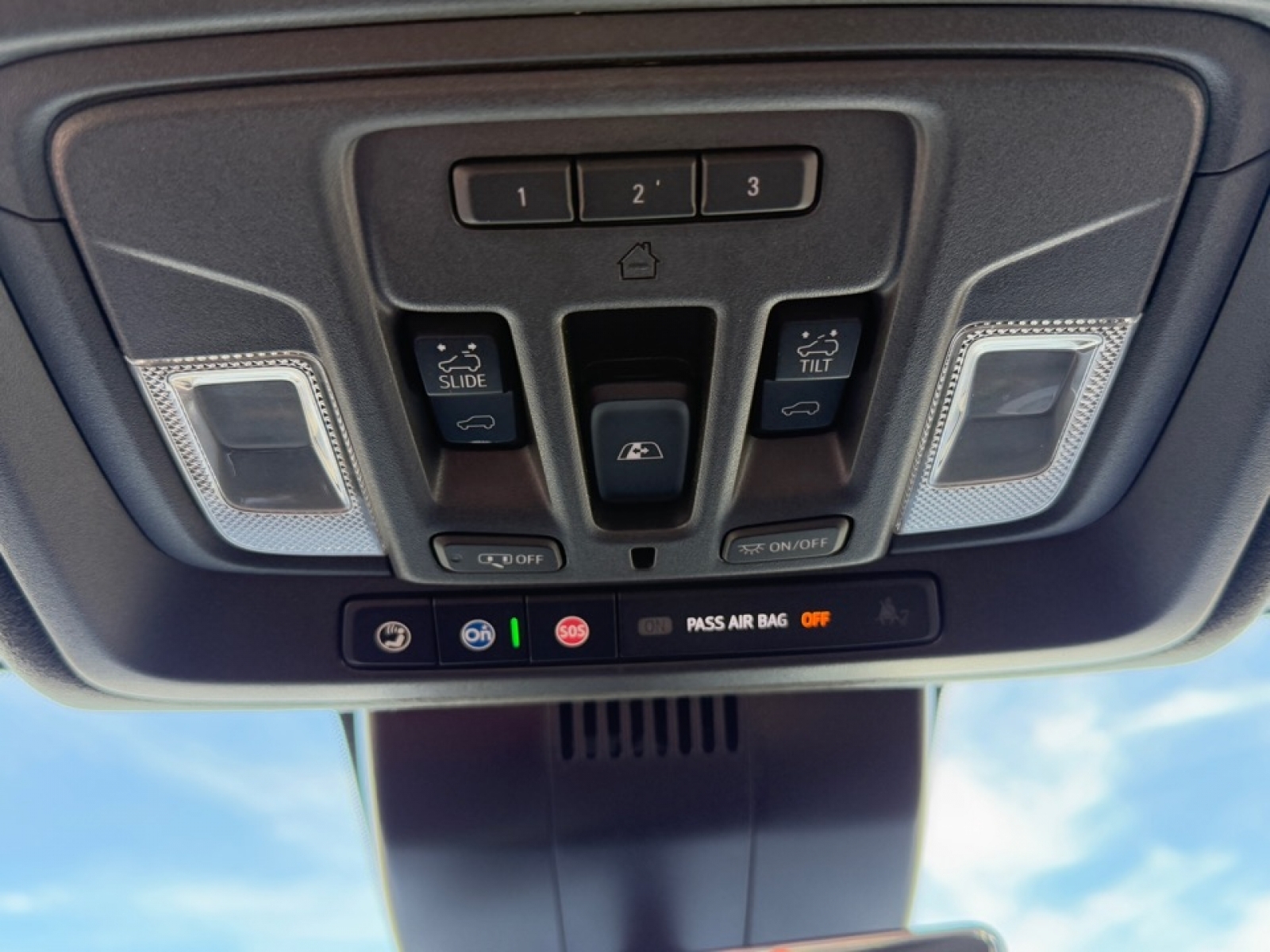 2023 GMC Sierra 1500 4WD Crew Cab Short Box AT4X, 39020, Photo