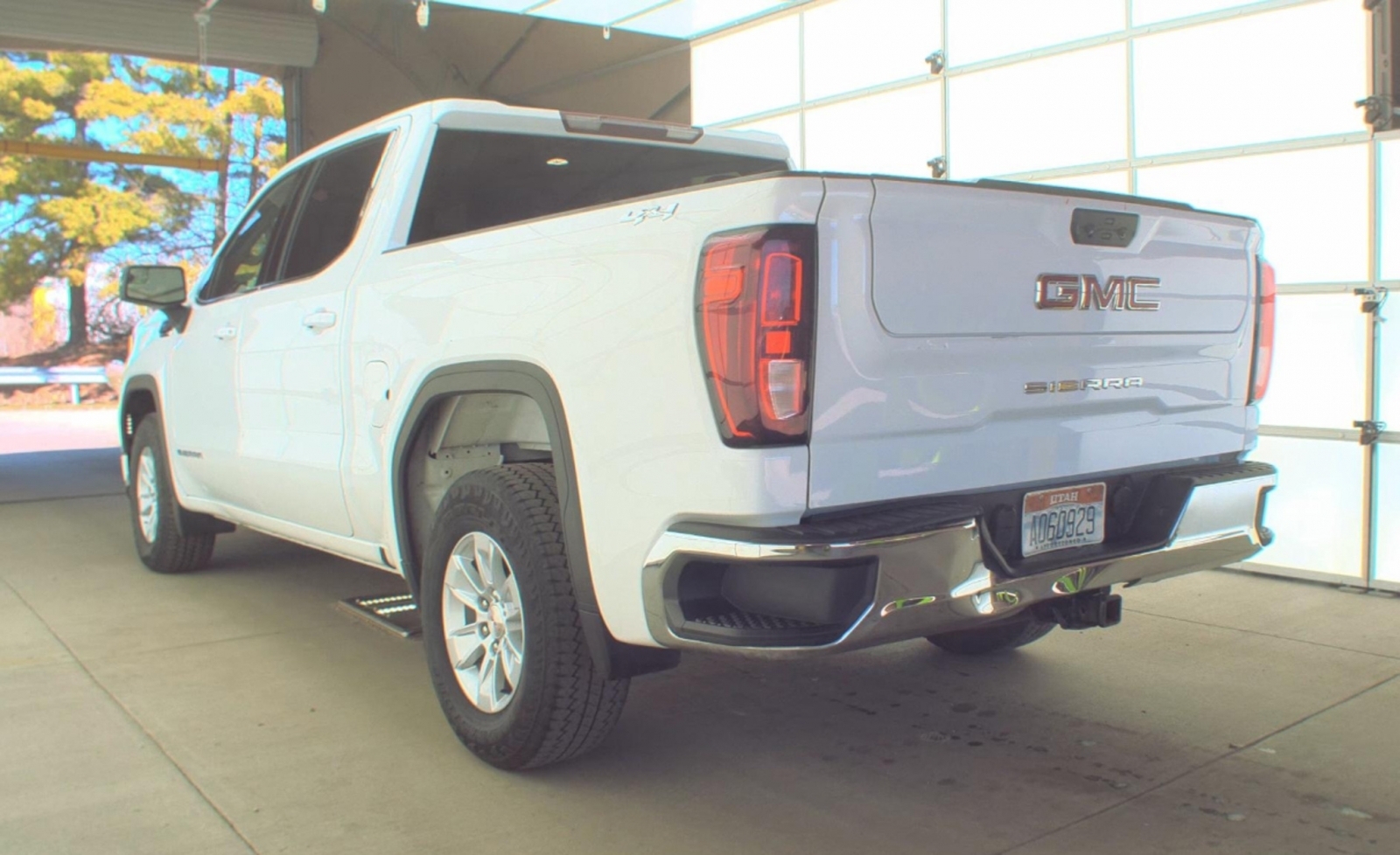 2023 GMC Sierra 1500 4WD Crew Cab Short Box SLE, 39823, Photo