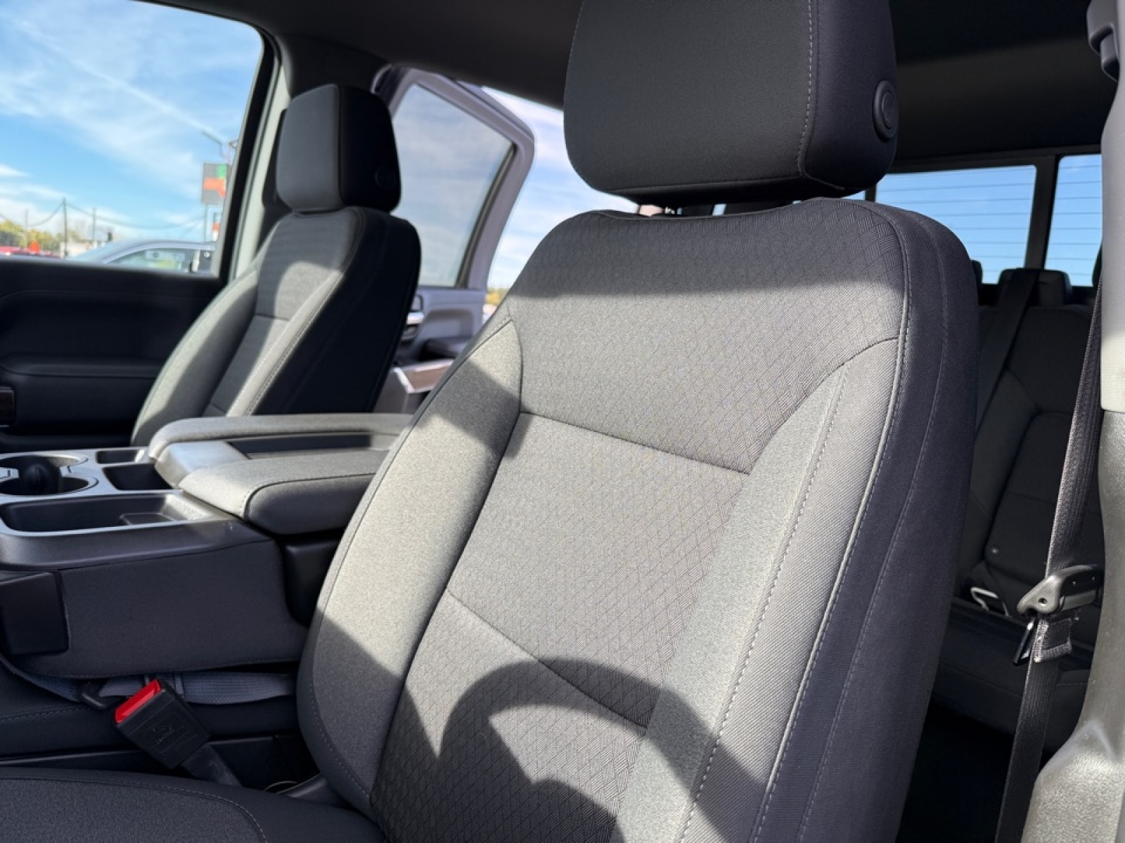 2023 GMC Sierra 2500HD 4WD Crew Cab Standard Bed SLE, 38961, Photo