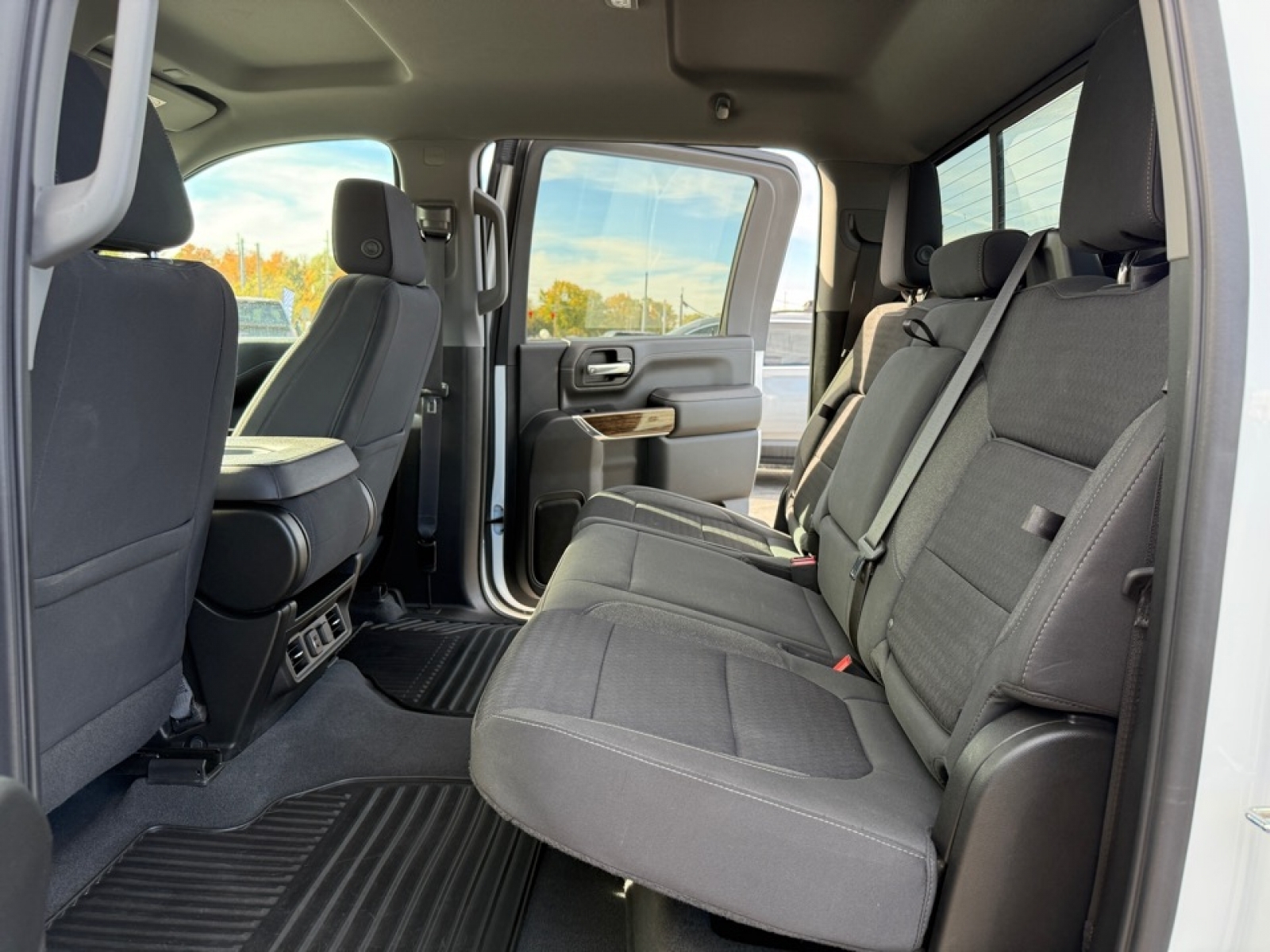 2023 GMC Sierra 2500HD 4WD Crew Cab Standard Bed SLE, 38961, Photo